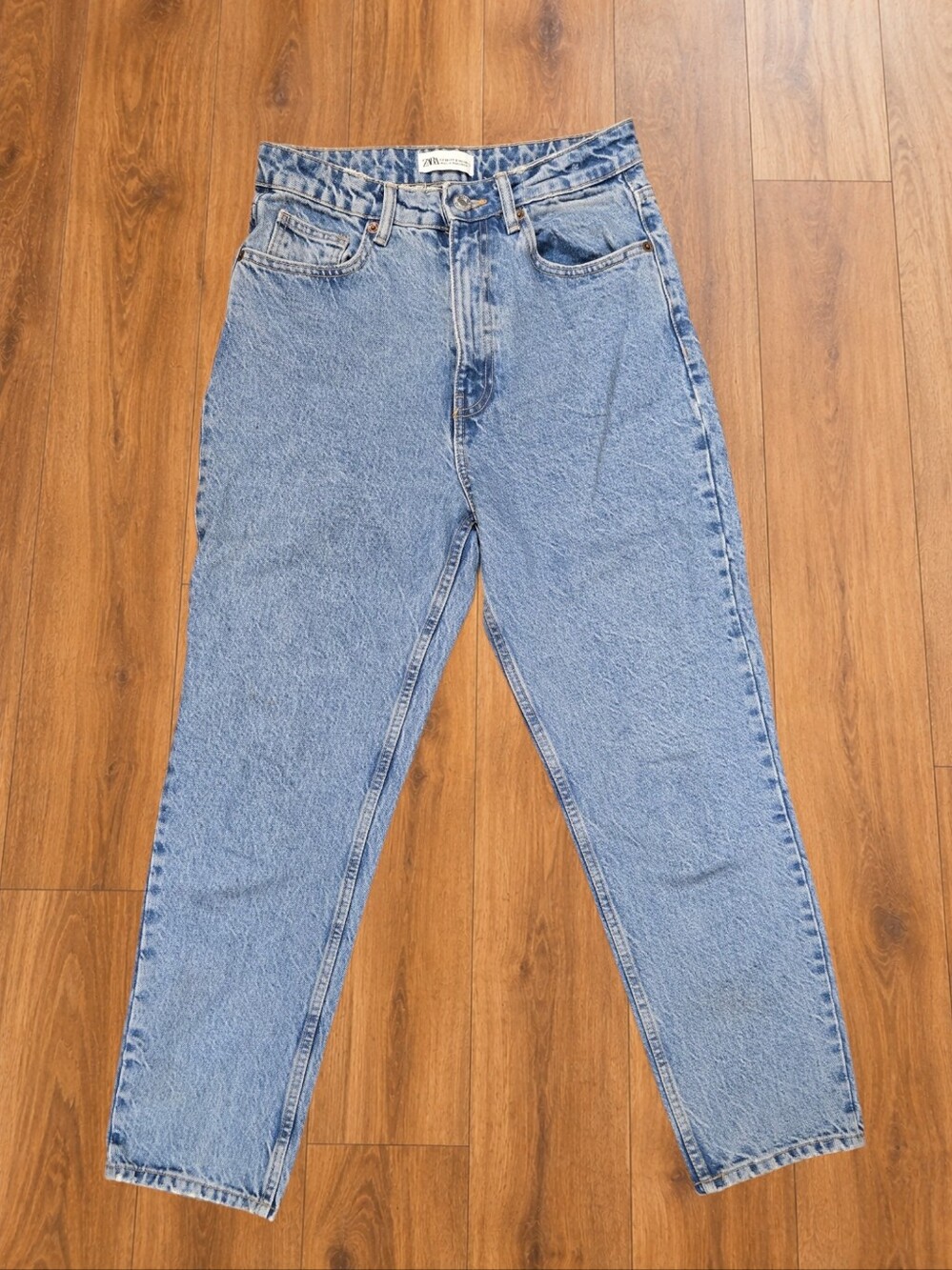 Zara Straight Leg Jeans – Size 6